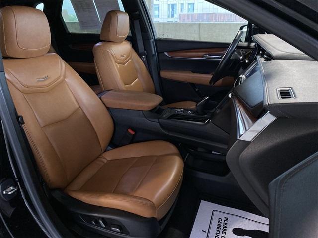 Photo of 2020 Stellar Black Metallic Cadillac XT5