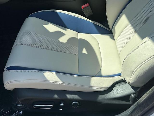 Photo of 2026 Platinum White Pearl Acura Integra
