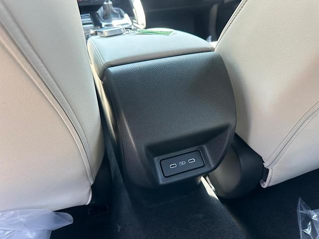 Photo of 2026 Platinum White Pearl Acura Integra