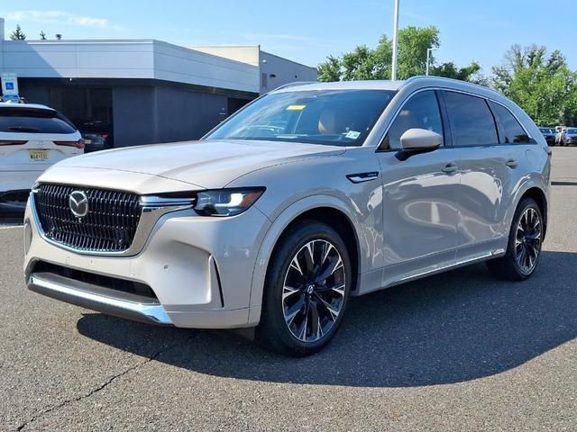 Photo of 2024 Platinum Mazda CX-90