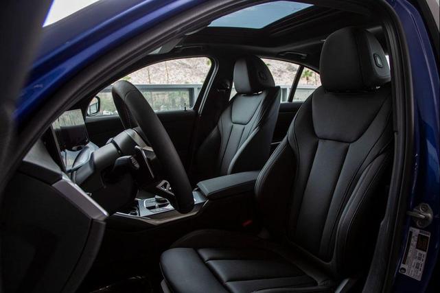 Photo of 2025 Portimao Blue Metallic BMW M340