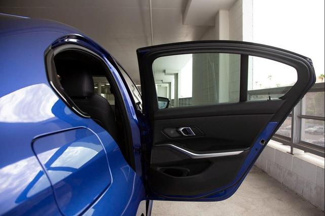 Photo of 2025 Portimao Blue Metallic BMW M340