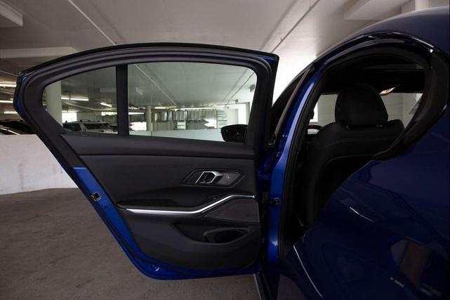 Photo of 2025 Portimao Blue Metallic BMW M340