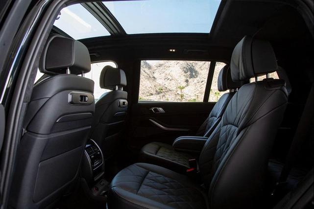 Photo of 2026 Black Sapphire Metallic BMW X7