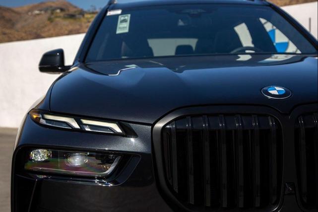 Photo of 2026 Black Sapphire Metallic BMW X7