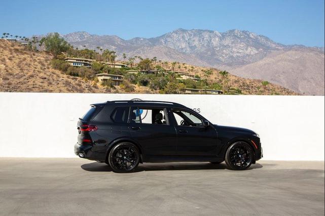 Photo of 2026 Black Sapphire Metallic BMW X7