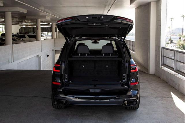 Photo of 2026 Black Sapphire Metallic BMW X7