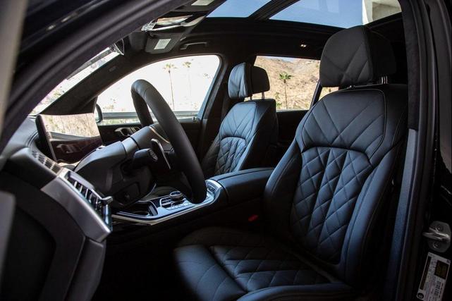 Photo of 2026 Black Sapphire Metallic BMW X7