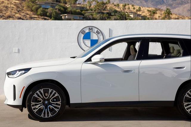 Photo of 2025 Alpine White BMW X3