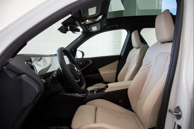 Photo of 2025 Alpine White BMW X3