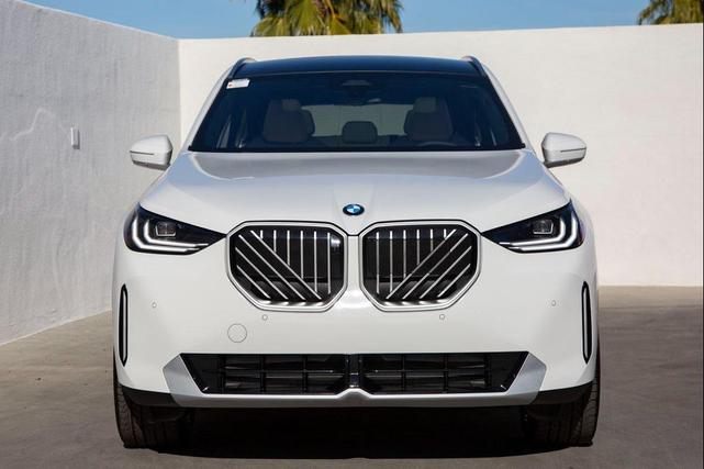 Photo of 2025 Alpine White BMW X3