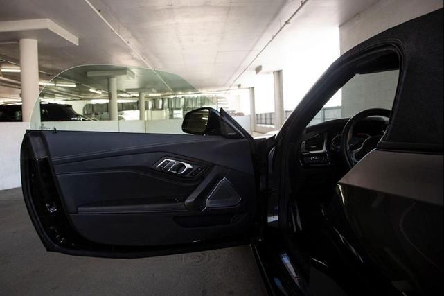 Photo of 2022 Black Sapphire Metallic BMW Z4