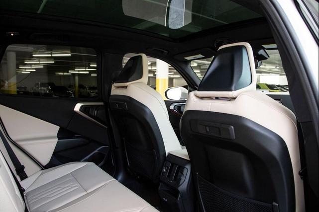 Photo of 2025 Alpine White BMW X3