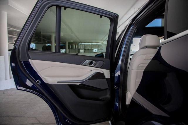 Photo of 2025 Tanzanite Blue II Metallic BMW X5