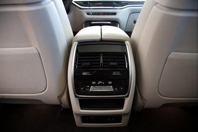 Photo of 2025 Tanzanite Blue II Metallic BMW X5