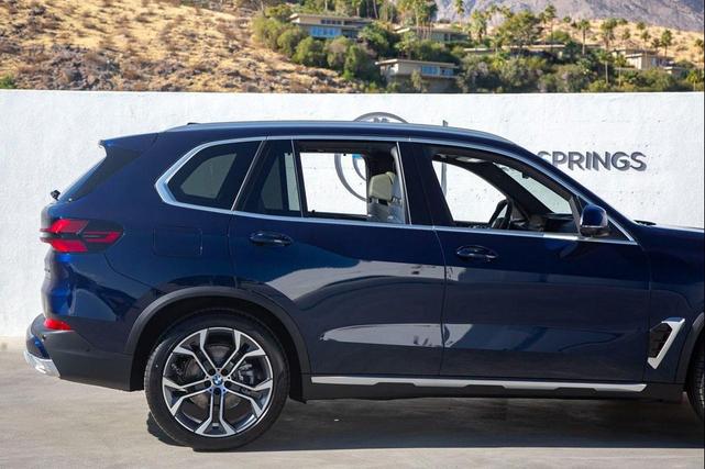 Photo of 2025 Tanzanite Blue II Metallic BMW X5