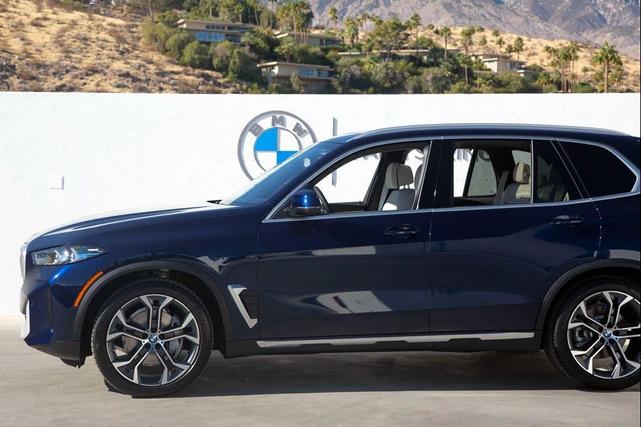 Photo of 2025 Tanzanite Blue II Metallic BMW X5