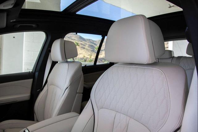 Photo of 2025 Tanzanite Blue II Metallic BMW X5