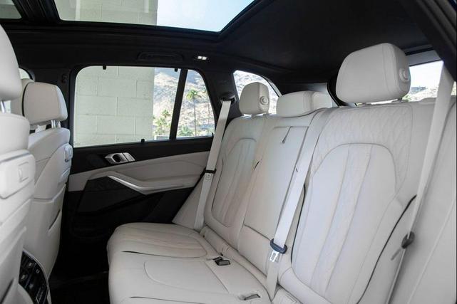 Photo of 2025 Tanzanite Blue II Metallic BMW X5