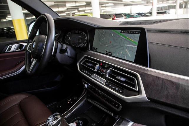 Photo of 2022 Mineral White Metallic BMW X5