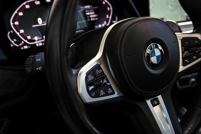 Photo of 2022 Mineral White Metallic BMW X5