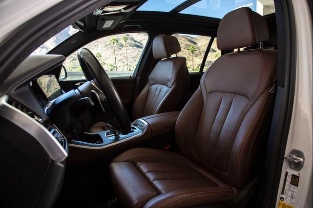 Photo of 2022 Mineral White Metallic BMW X5