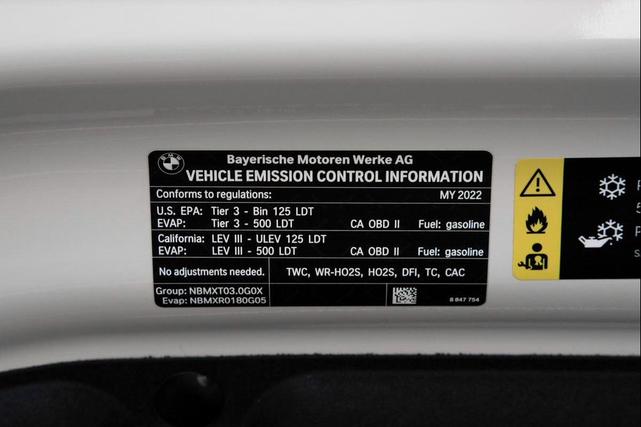 Photo of 2022 Mineral White Metallic BMW X5