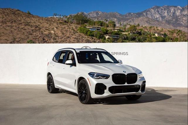 Photo of 2022 Mineral White Metallic BMW X5