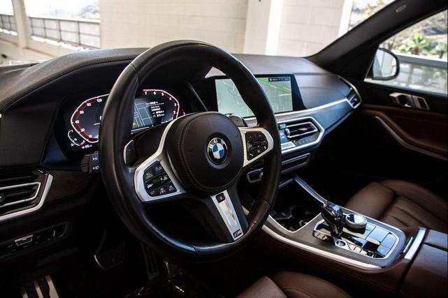 Photo of 2022 Mineral White Metallic BMW X5