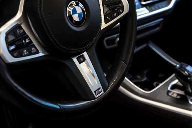 Photo of 2022 Mineral White Metallic BMW X5