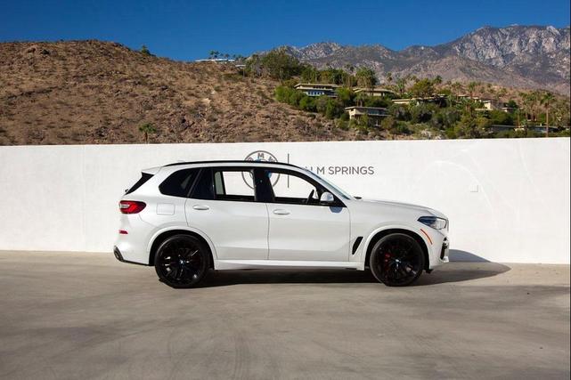 Photo of 2022 Mineral White Metallic BMW X5