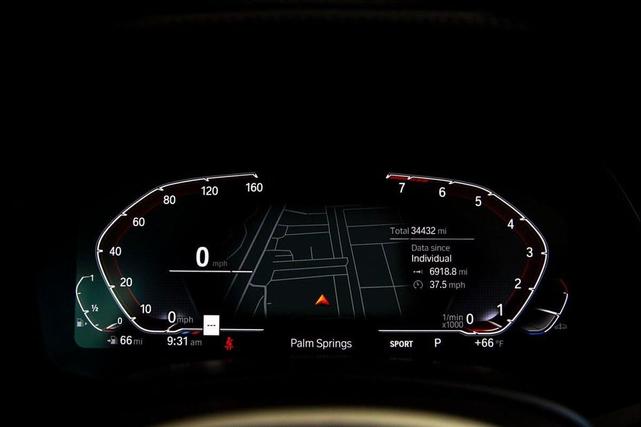 Photo of 2022 Mineral White Metallic BMW X5