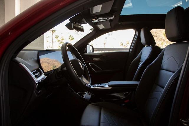 Photo of 2024 Vegas Red Metallic BMW X2