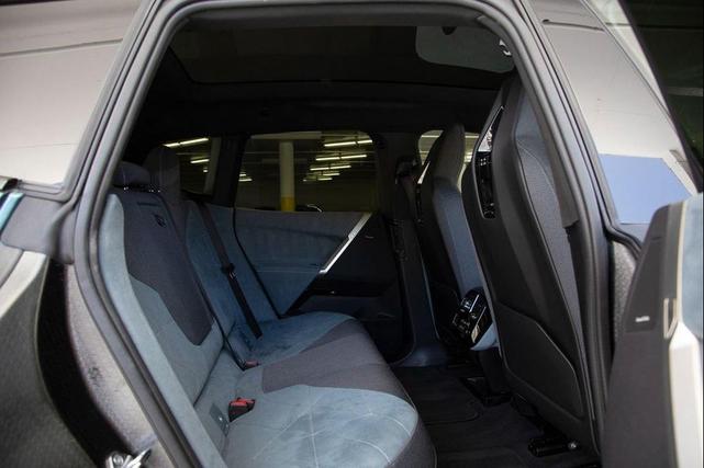 Photo of 2022 Blue Ridge Mountain Metallic BMW iX