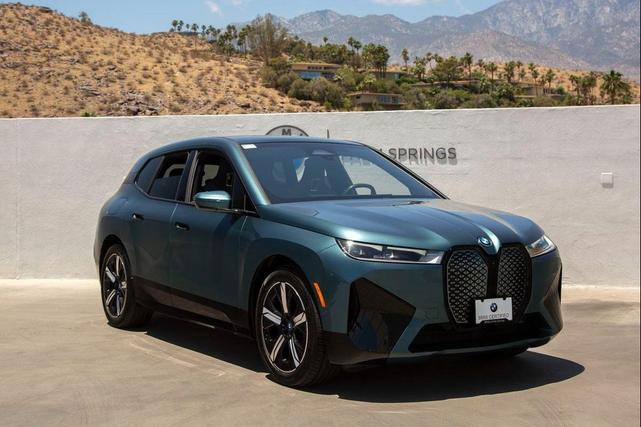Photo of 2022 Blue Ridge Mountain Metallic BMW iX