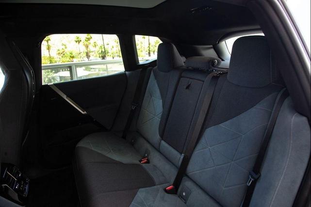 Photo of 2022 Blue Ridge Mountain Metallic BMW iX