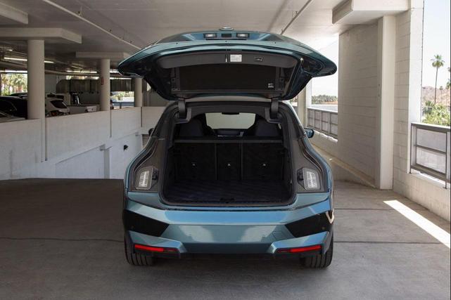 Photo of 2022 Blue Ridge Mountain Metallic BMW iX