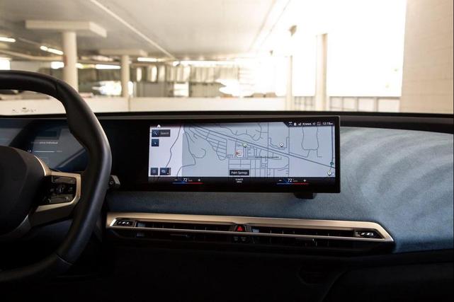 Photo of 2022 Blue Ridge Mountain Metallic BMW iX