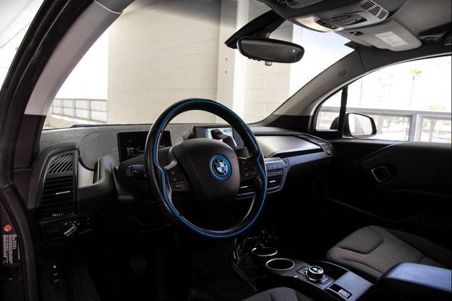 Photo of 2017 Protonic Blue Metallic w/Frozen Gray Accent BMW i3