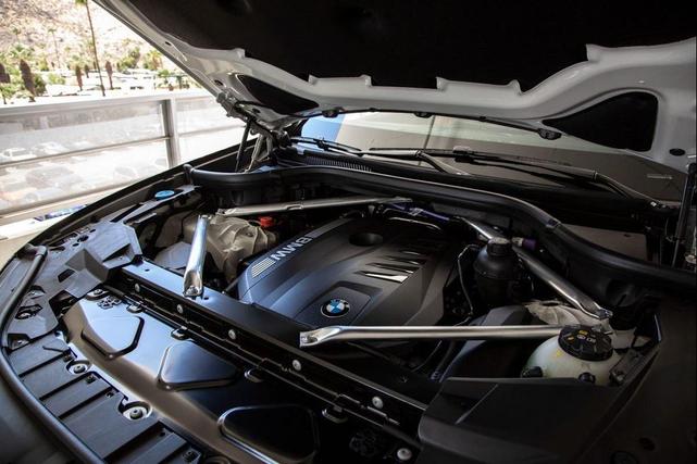 Photo of 2026 Alpine White BMW X5
