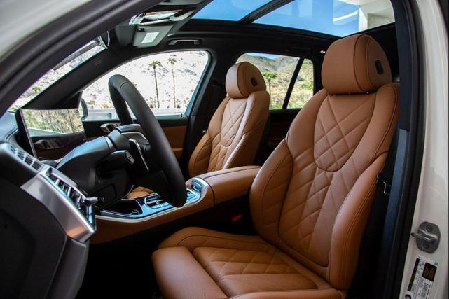 Photo of 2026 Alpine White BMW X5