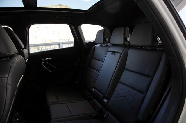 Photo of 2025 Alpine White BMW X1