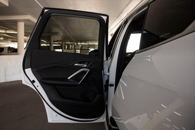 Photo of 2025 Alpine White BMW X1