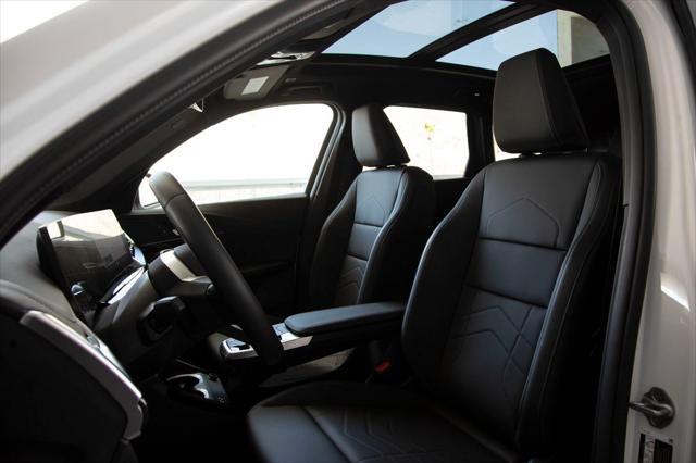 Photo of 2025 Alpine White BMW X1