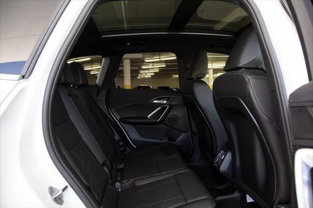 Photo of 2025 Alpine White BMW X1