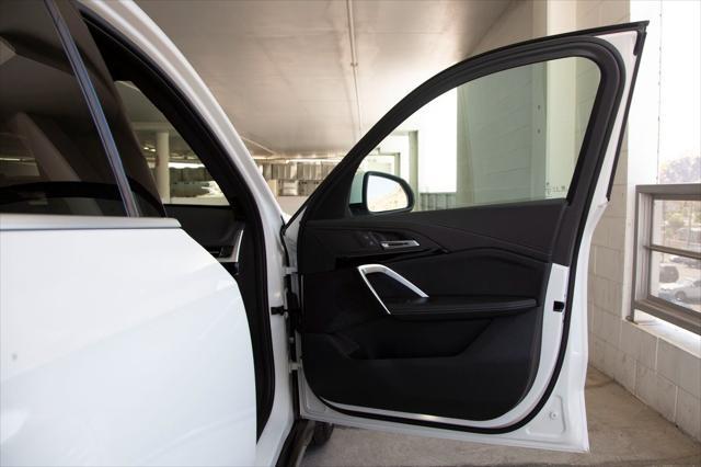 Photo of 2025 Alpine White BMW X1