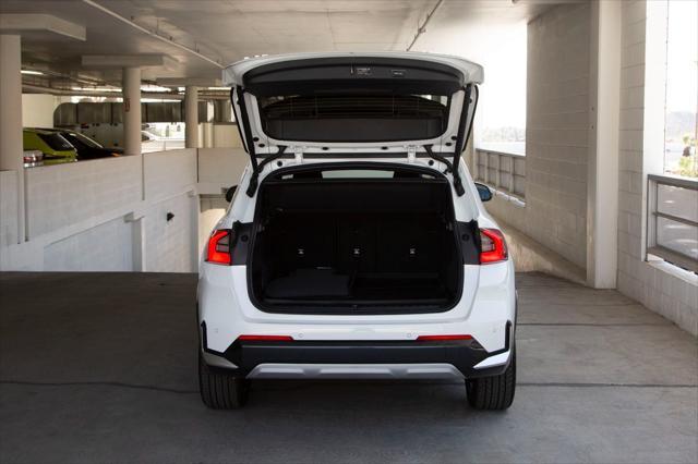 Photo of 2025 Alpine White BMW X1