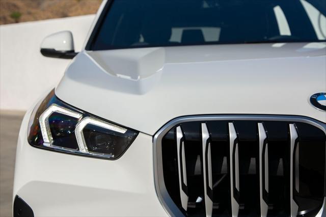 Photo of 2025 Alpine White BMW X1