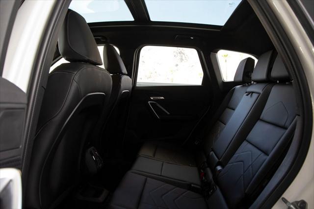 Photo of 2025 Alpine White BMW X1