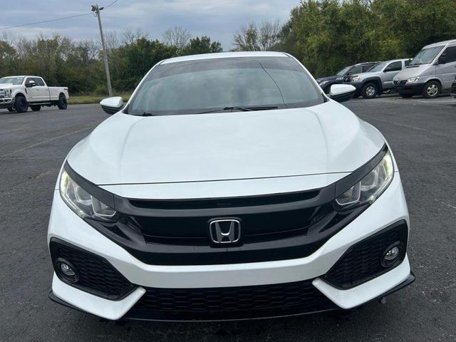 Photo of 2018 White Honda Civic